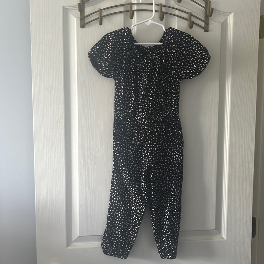 Old Navy Romper in black and white size 4T